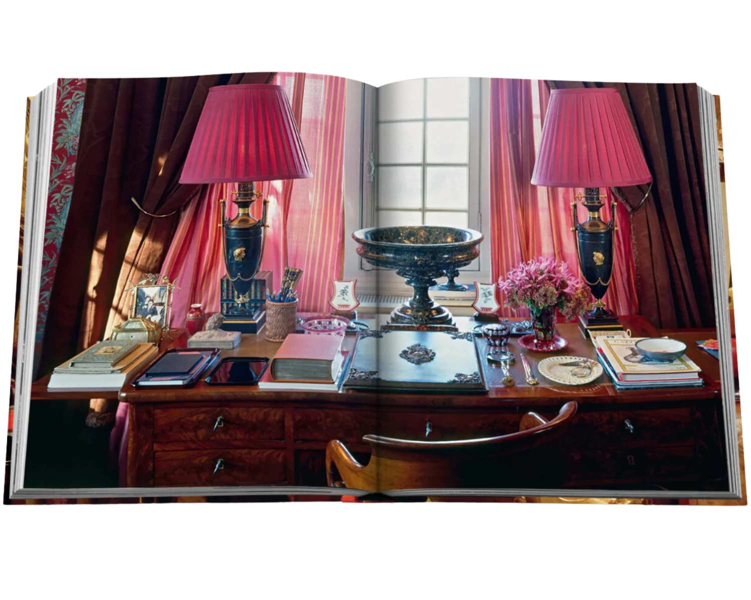 Yves Saint Laurent at Home - Image 8